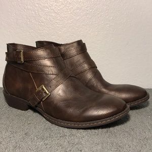 b.o.c. Barrera Brown Ankle Booties